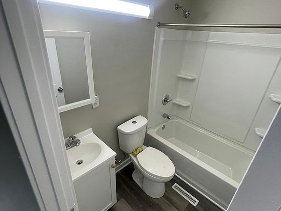 3rd image of 2511 E 35th Ave