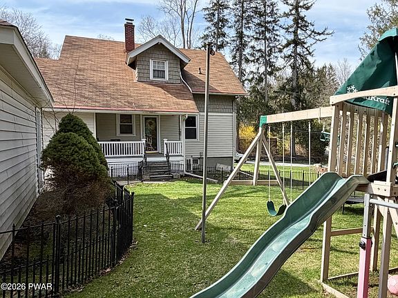 4th image of 406 Welwood Ave