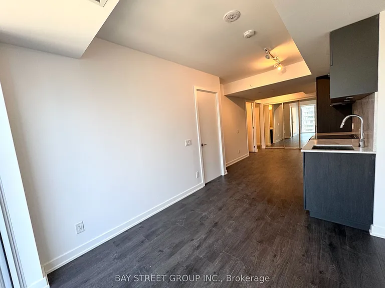 100 Queen St E #2815 — Photo 5