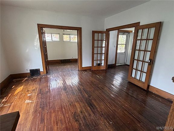 5th image of 3915 Deveaux St