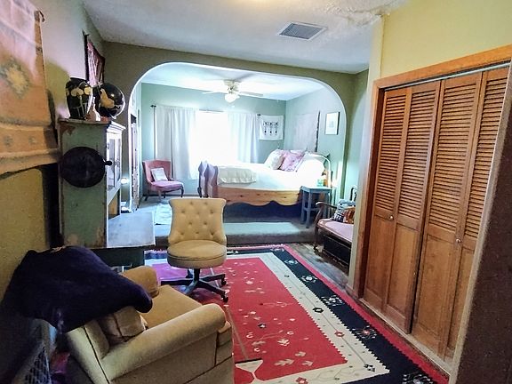 King bed master bedroom with sitting room