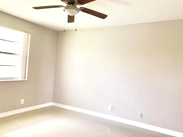 2750 Forest Hills Blvd #208 — Photo 25