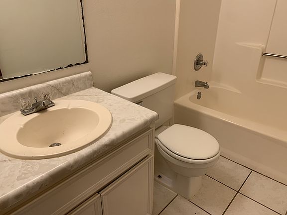 4th image of 716 Fairview Dr APT C