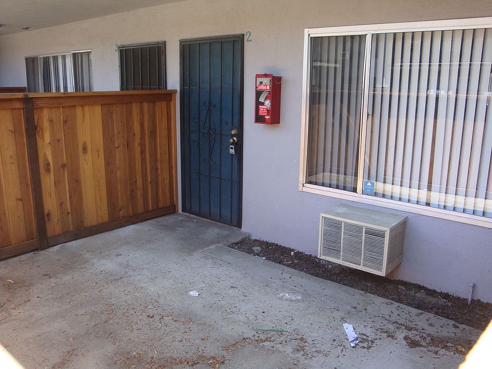 1st image of 948 S Roberts St #2