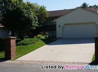 9215 Overlook Trl, Eden Prairie, MN 55347