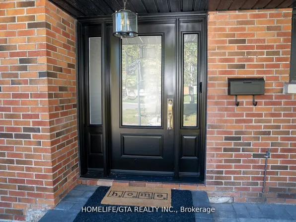 439 Rossland Rd W, Oshawa, ON L1J 3G9