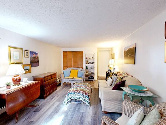5th image of 1 Zabriskie Dr APT E