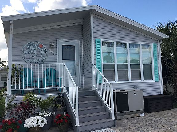 3rd image of 758 Nettles Blvd