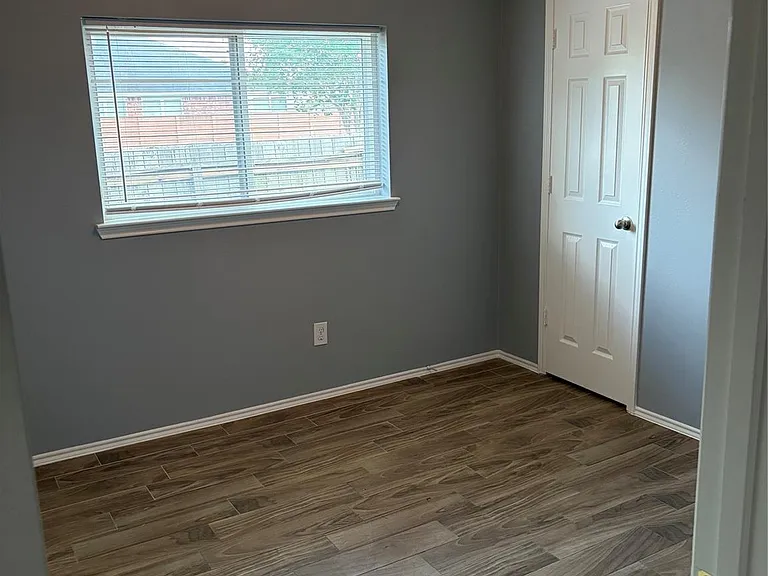 7214 Crescent Mills Dr — Photo 9