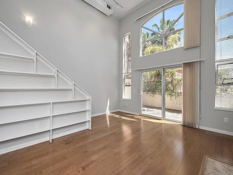 350 N 2nd St #116 — Photo 11