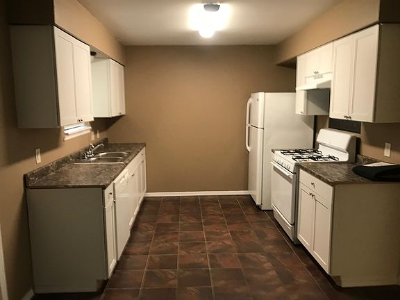 3rd image of 1200 E N St APT C