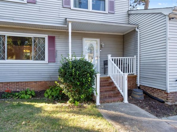 1 Kings Point Dr, Hampton, VA 23669