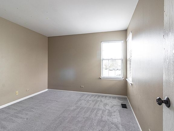 5th image of 527 Woodhaven Dr #527