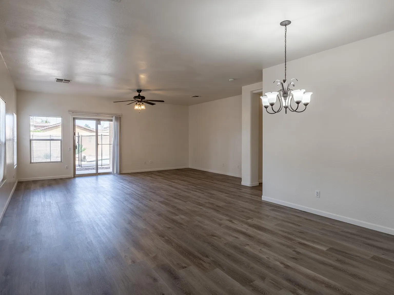 17212 W Saguaro Ln — Photo 4