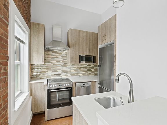4th image of 458 W 51st St #2-0