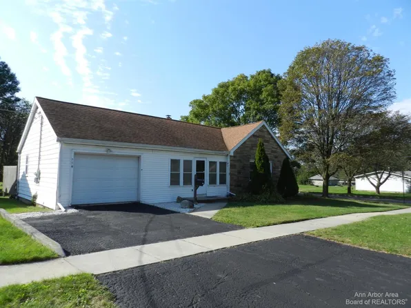 904 State St, Adrian, MI 49221