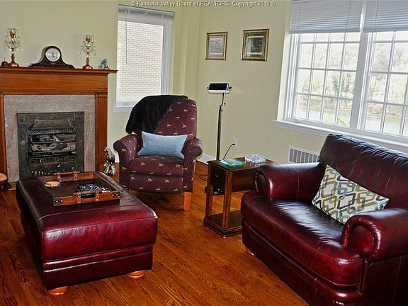 5th image of 1570 Kanawha Blvd E