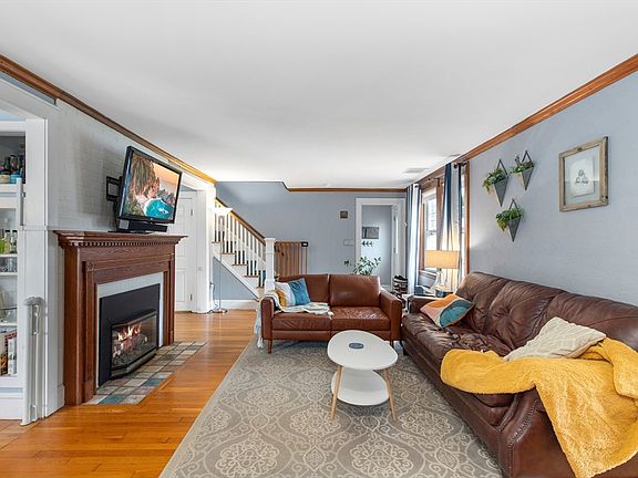 3rd image of 12 Baincroft Rd