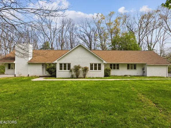 696 Laurel Cir, Crossville, TN 38555