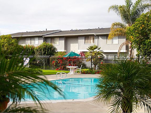 2nd image of 4254 Mesa Vista Way Unit 3