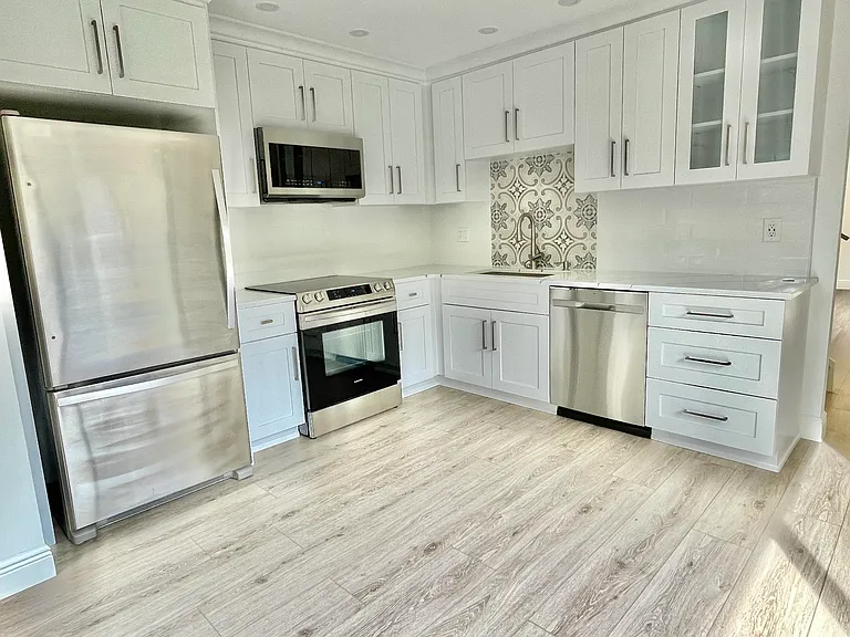 359 Prestwick Cir #2 — Photo 7
