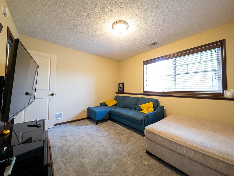 1635 Breton St — Photo 22