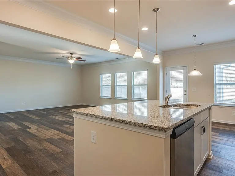 5317 Burrus Ln — Photo 16