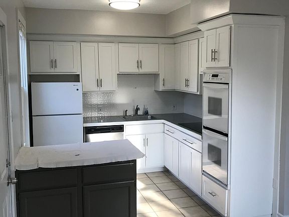 3rd image of 913 Starkweather Ave