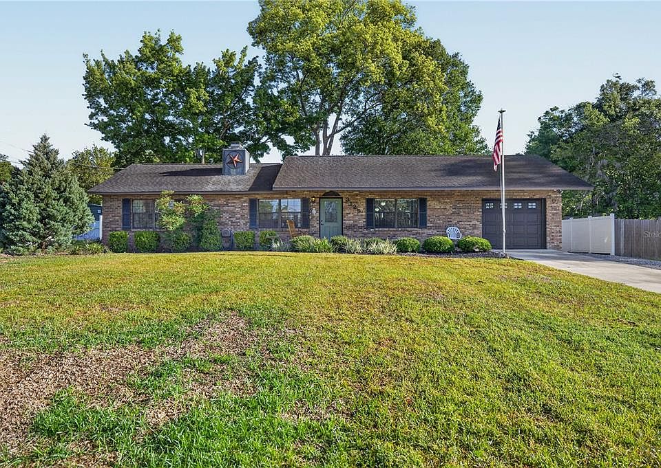 1st image of 3125 NE 44th Pl