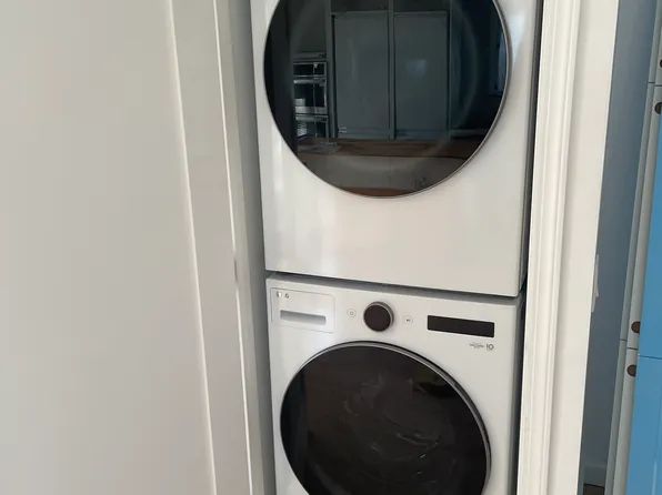 1204 23rd St, Manhattan Beach, CA 90266