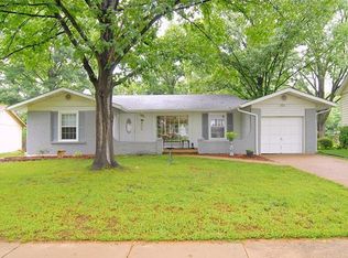 391 Messina Dr, Ballwin, MO