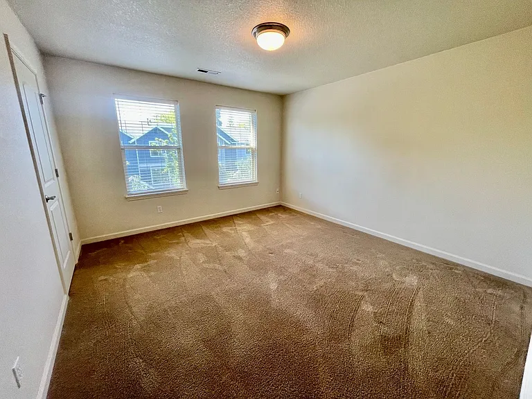12947 NW Clement Ln — Photo 21