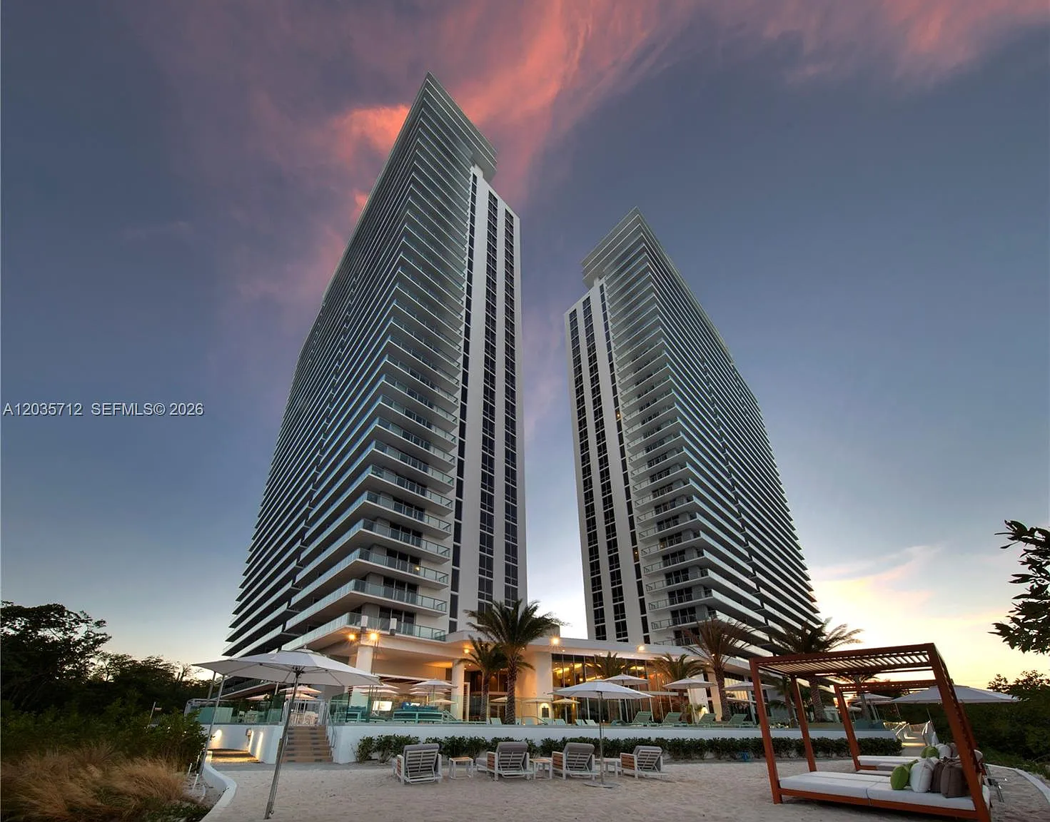 The Harbour South Condo — Photo 1