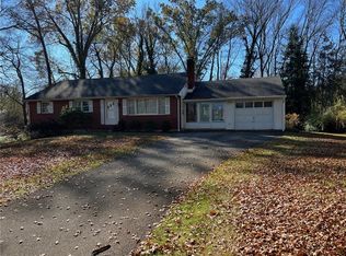 3 Victor Ln, Poughkeepsie, NY 12601