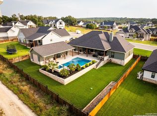 129 Magnolia Cir E, La Vernia, TX 78121