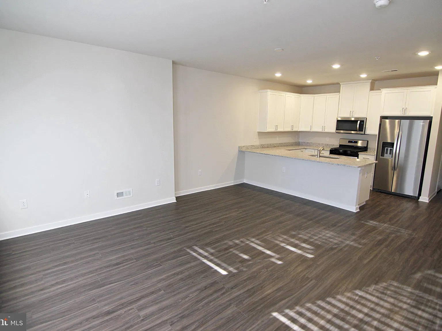 2 bed, 2.5 bath, 1292 sqft, $2,495 — Photo 4