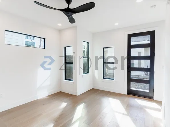 2916 E 13th St #2, Austin, TX 78702