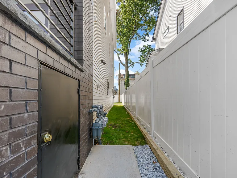50 Bock Ave #1 — Photo 33