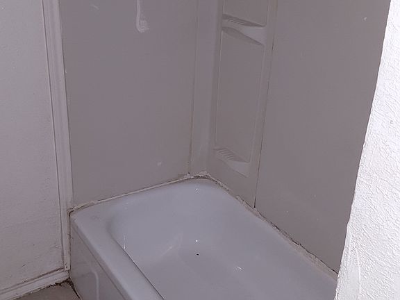 5th image of 505 Flowers St
