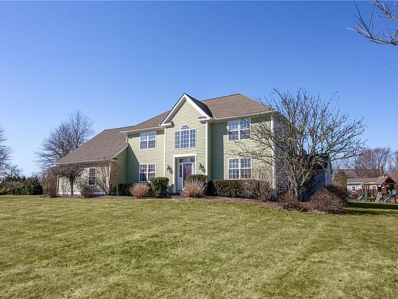 4th image of 10 Starflower Ct