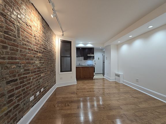5th image of 216 E 29th St #1H