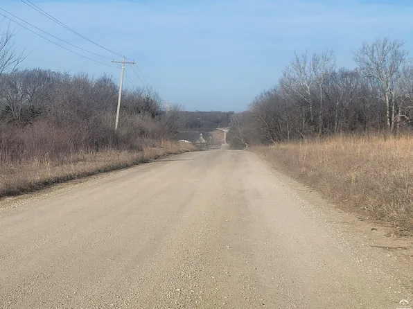 12763 54th St, Oskaloosa, KS 66066