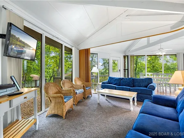 178 Tree Top Dr #11, Lake Ozark, MO 65049