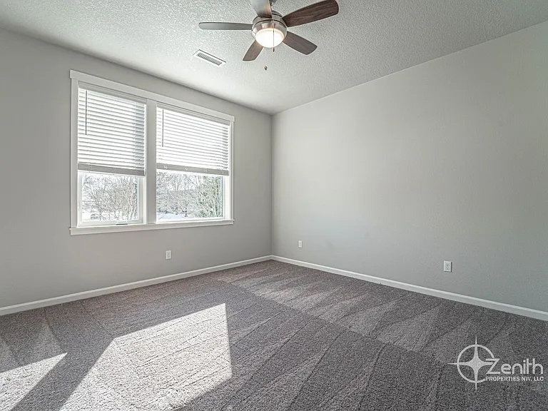 16334 NE 20th St — Photo 24