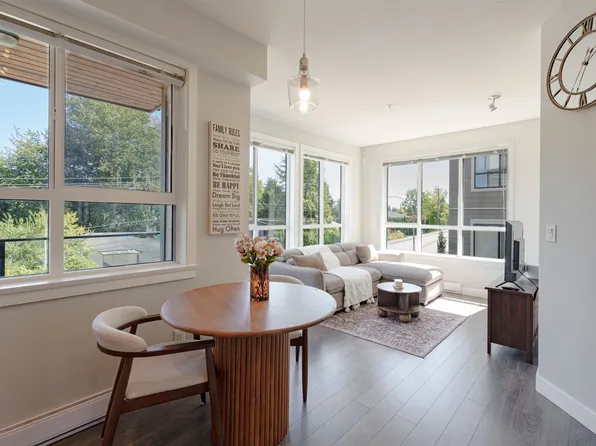 15388 105th Ave #406, Surrey, BC V3R 0C4