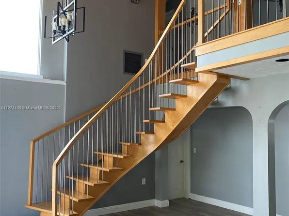 2026 NE 32nd Ave, Fort Lauderdale, FL 33305