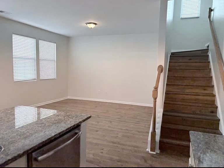 4723 Cloisters Ln — Photo 10