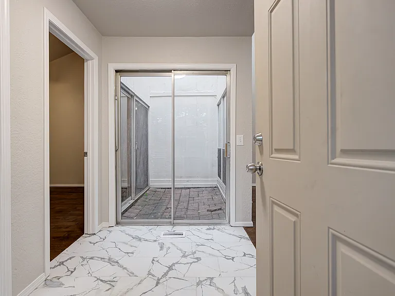 405 Sundance Ln — Photo 18