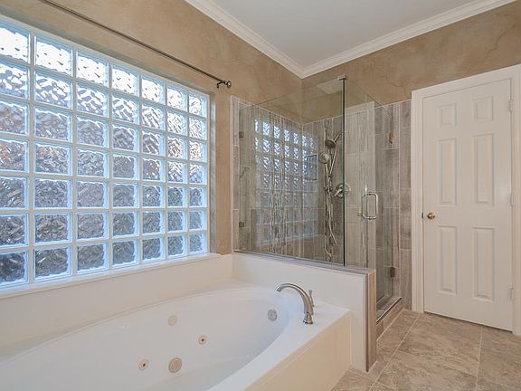 3rd image of 4218 Harbourview Ct