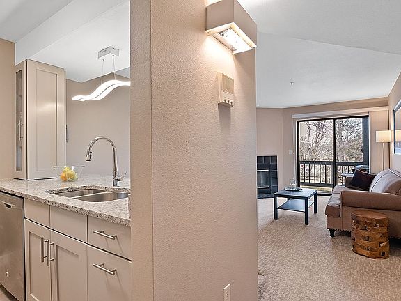 Kitchen/LR as seen from entr